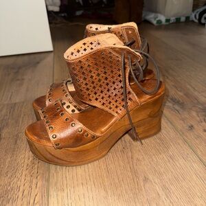 BED|STU Mali tan rustic wooden platform heels